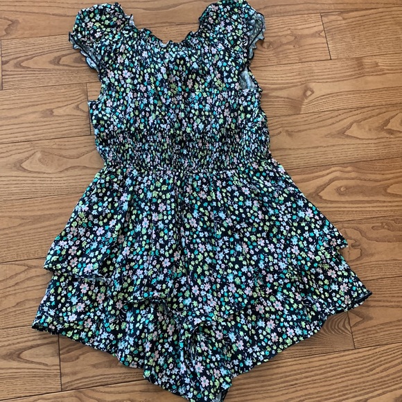 Cute floral romper size XL - Picture 5 of 7